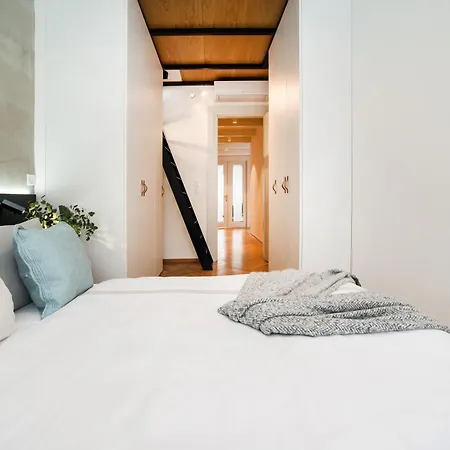 Luxurious Two-bedroom In The Old Town *
