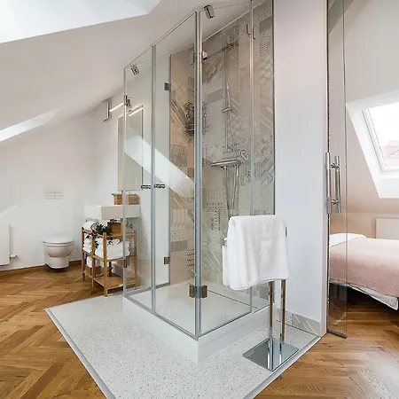 Luxurious Two-bedroom In The Old Town Πράγα