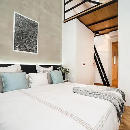 Luxurious Two-bedroom In The Old Town Apartmán