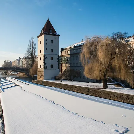 Luxurious Two-bedroom In The Old Town Praha