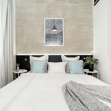 شقة Luxurious Two-bedroom In The Old Town *