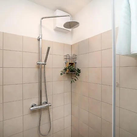 Luxurious Two-bedroom In The Old Town شقة